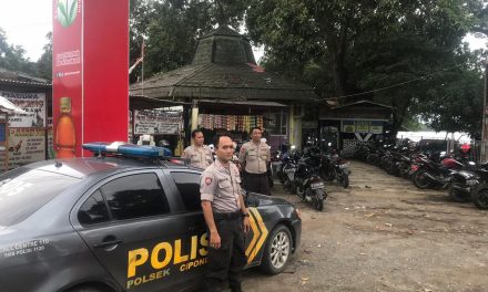 Anggota Unit Samapta Laksanakan Patroli Biru Ke Tempat Rekreasi Wisata Situ Cipondoh