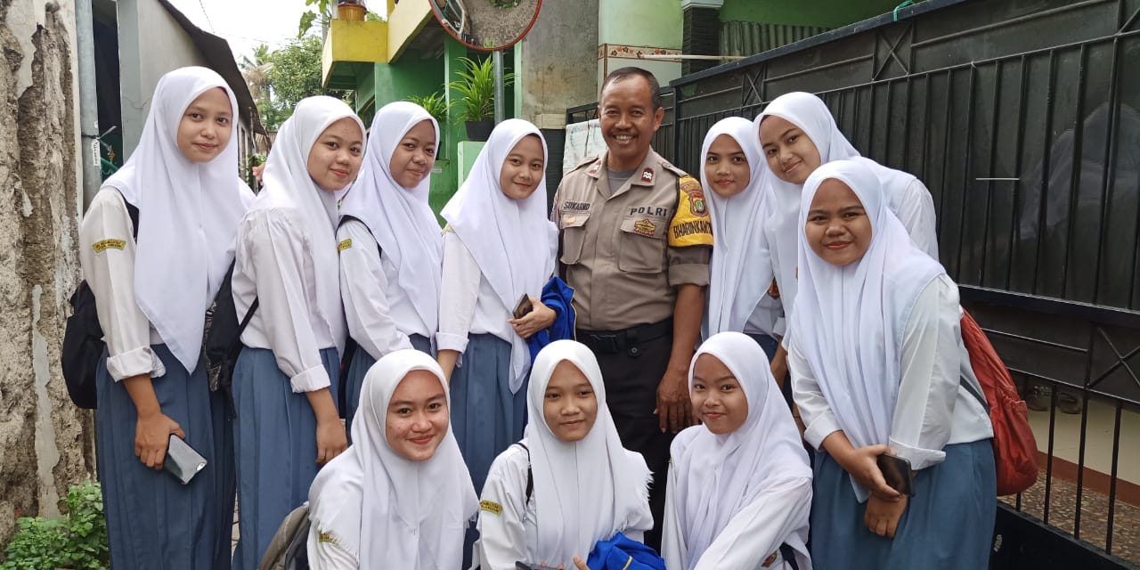 Cegah Kejahatan Di Kalangan Pelajar, Aiptu Sukarno Sambangi Sekolah