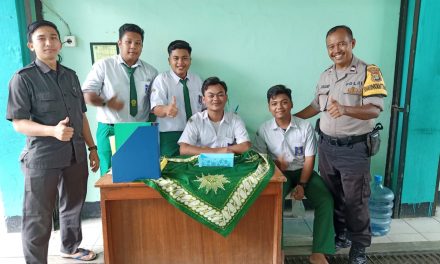 Dengan Sambang Polkis, Bhabinkamtibmas Jaga Keamanan Lingkungan Sekolah