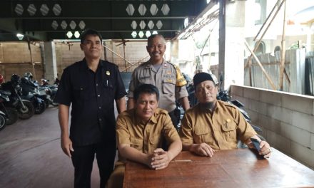 Temui Guru Yang Sedang Piket di Sekolah Bhabinkamtibmas Sampaikan Pesan Kamtibmas