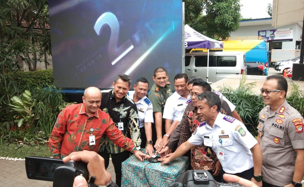 Walikota Tangerang, Wakapolres Metro Tangerang Kota dan Kapolsek Batu Ceper menghadiri Kegiatan peluncuran Launching penggunaaan SMART CARD pengujian kendaraan bermotor dan BRT di Kantor DLLAJR UPT pengujian kendaraan bermotor Batu Ceper Kota Tangerang