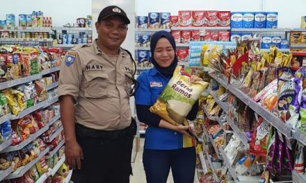 Aipda Hary Mur Yanto Melaksanakan Monitoring Pertokoan Minimarket di Wilayah Kel.Gondrong