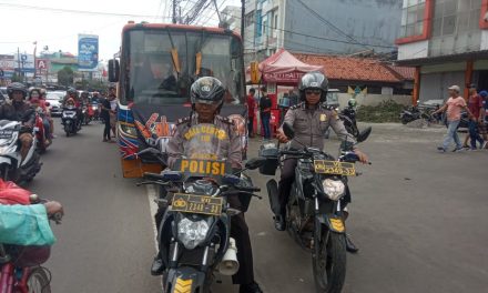 Sigap dan gerak cepat unit samapta Polsek Ciledug dalam menjaga dan mengawal suporter the jakmania dari wilayah Ciledug Kota Tangerang