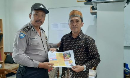 Bhabinkamtibmas Sosialisasikan Penerimaan Polri Tahun 2020 ke Sekolah