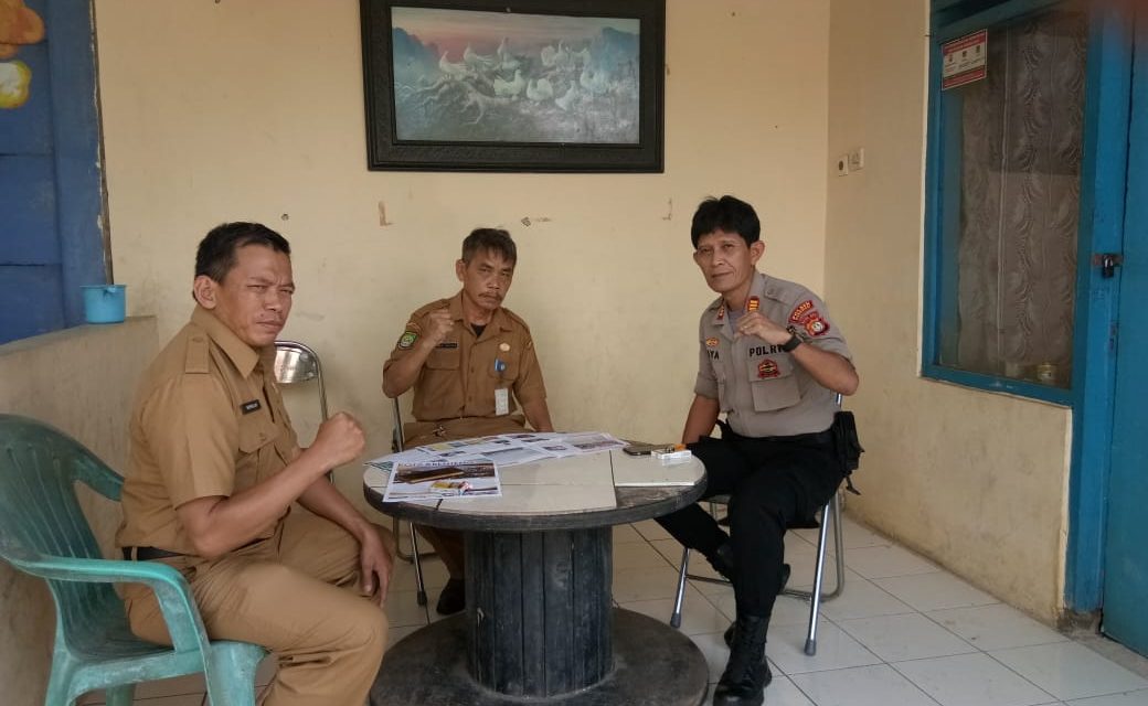 Wakapolsek Karawaci AKP Nurjaya SH Sambang Staf Kelurahan Nambo Jaya Karawaci