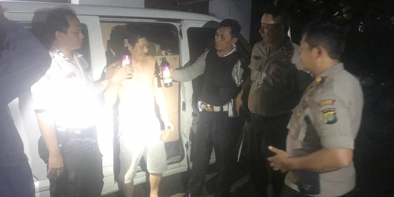 Seratus Lebih Dus Miras Diamankan Unit Patroli Samapta R4 6505 Polsek Cipondoh