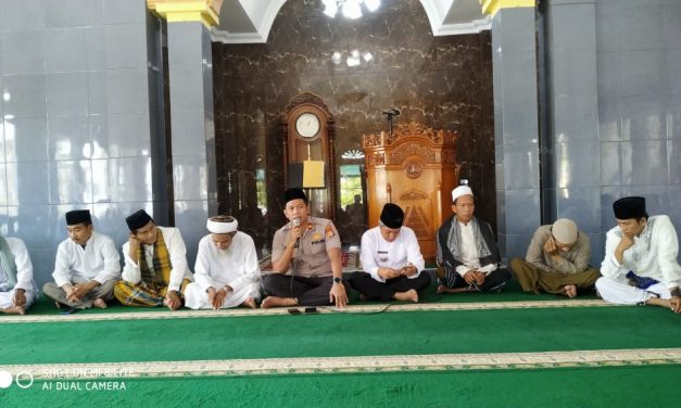 KAPOLSEK BENDA DAN CAMAT BENDA MELAKSANAKAN KEGIATAN SHOLAT JUMAT KELILING