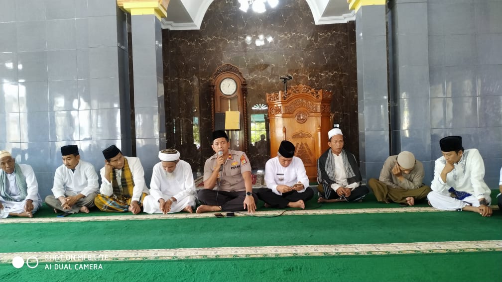 KAPOLSEK BENDA DAN CAMAT BENDA MELAKSANAKAN KEGIATAN SHOLAT JUMAT KELILING