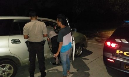 Cegah Kejahatan Di Malam Hari Anggota Samapta Lakukan Pemeriksaan Kepada Pengendara Kendaraan