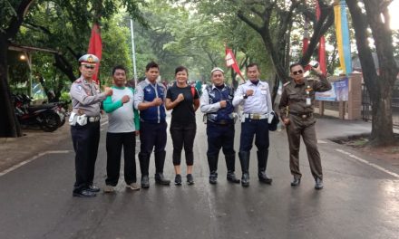 Unit Lantas Polsek Cipondoh Berikan Pelayanan Kepada Masyarakat Dalam Car Free Day