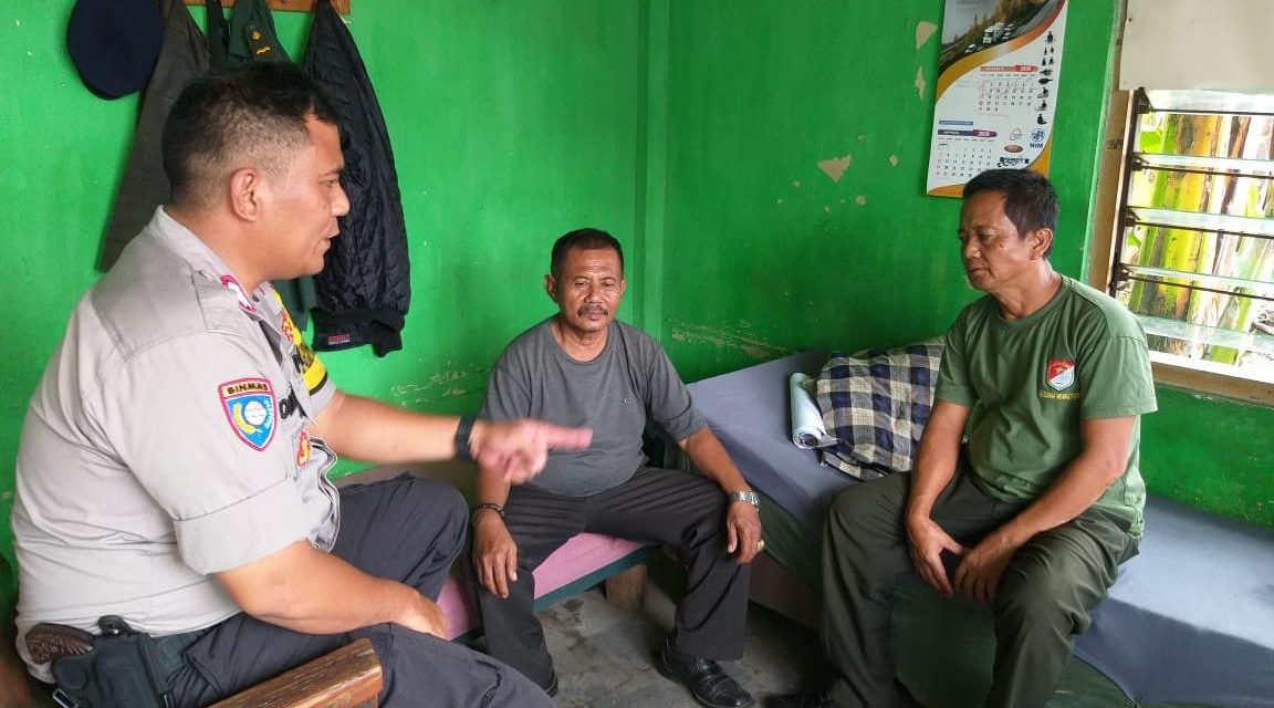 Bhabinkamtibmas dan Babinsa Kel.Poris Plawad Melaksanakan Sosialisasi Himbauan Pemerintah dan Maklumat Polri