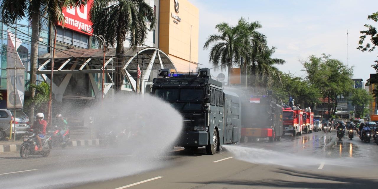 Polrestro Tangerang Kota Lakukan Penyemprotan Disinfektan di 8 Titik