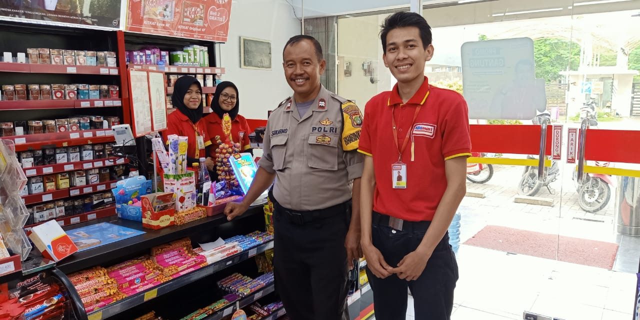 Bhabinkamtibmas Lakukan Monitoring Terjadinya Panic Buying