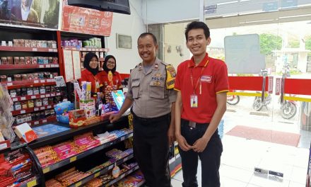 Bhabinkamtibmas Lakukan Monitoring Terjadinya Panic Buying