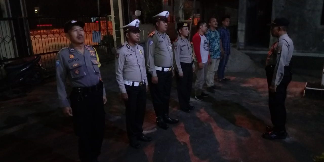 IPTU Suharto.S.Sos beserta 7 Personil Mapolsek Batu Ceper Berpatroli Biru Mobilitas ‘’ OPS CIPKON ‘’ di wilayah hukum Polsek  Batu ceper Kota Tangerang