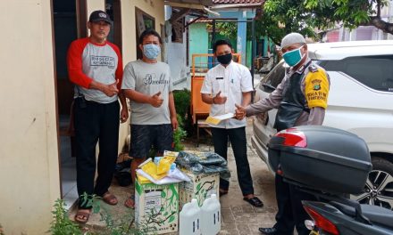 Pemberian Peralatan Penyemprotan Disinfektan Dalam Rangka Memutus Penyebaran Virus Corona  Di Kel. Ketapang