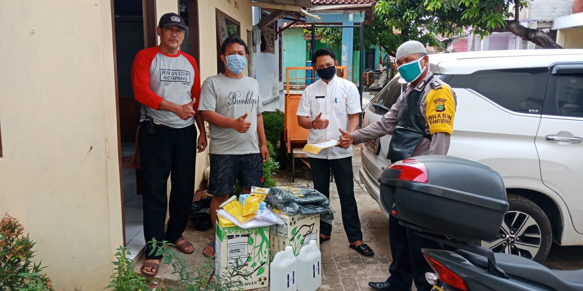 Pemberian Peralatan Penyemprotan Disinfektan Dalam Rangka Memutus Penyebaran Virus Corona  Di Kel. Ketapang