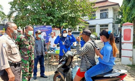 Aiptu Sukarno Ingatkan Pengendara Untuk Mempergunakan Masker Sebagai Cara Memutus Covid-19