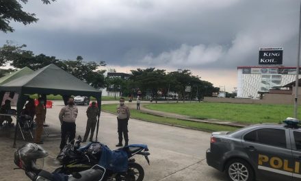 Anggota Samapta Polsek Cipondoh Berikan Himbauan Kamtibmas Kepada Pengguna Jalan di Check Point