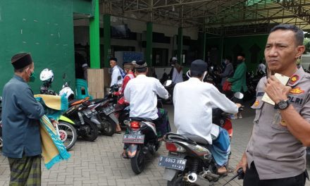 Mengawali Tugasnya, Kapolsek Cipondoh Yang Baru Control Mesjid Yang Laksanakan Sholat Jum’at