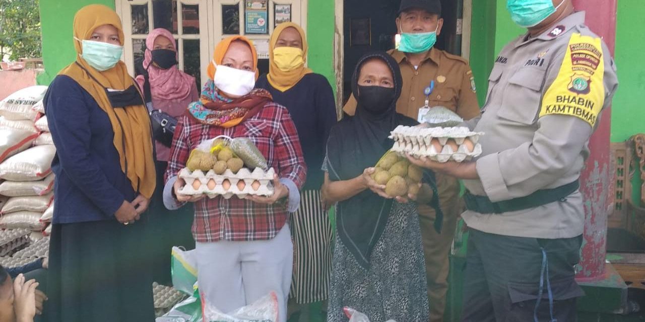 Bhabinkamtibmas Polsek Cipondoh dan Unsur 3 Pilar Laksanakan Penyaluran BPNT Kota Tangerang Untuk Warga Panunggangan Timur