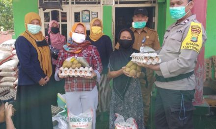 Bhabinkamtibmas Polsek Cipondoh dan Unsur 3 Pilar Laksanakan Penyaluran BPNT Kota Tangerang Untuk Warga Panunggangan Timur