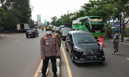 Chek point pengawasaan pelaksanaan PSBB Kota Tangerang di wilayah JL.Daan Mogot Km.19 Batu Ceper Kota Tangerang