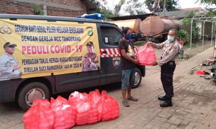 Gerakan Bhakti Sosial Polsek Neglasari Rutin Bagikan Takjil di Masa Pandemi Covid-19