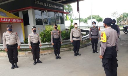 Cegah Warga Mudik Polsek Cipondoh Lakukan Pemeriksaan Kendaraan