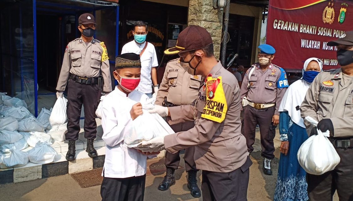 Gerakan Bhakti Sosial Polri Peduli Covid 19 di Polsek Cipondoh Polres Tangerang kota