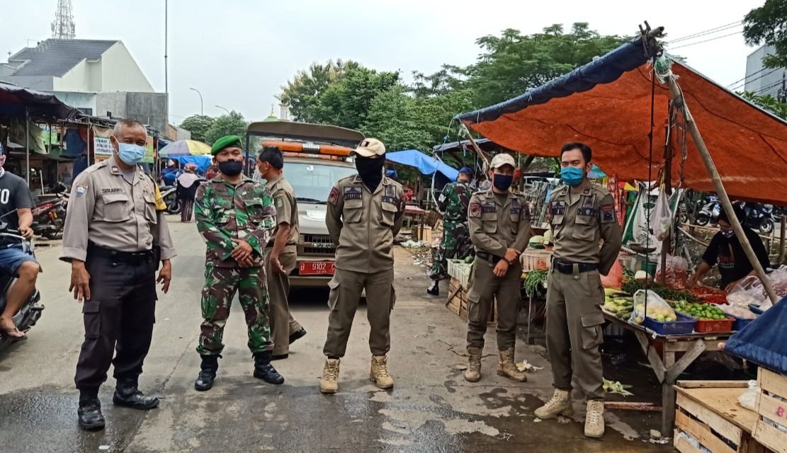 Penertiban Para Pedagang Pasar Sipon  Cipondoh Kota Tangerang Dalam Rangka PSBB Tahap 3