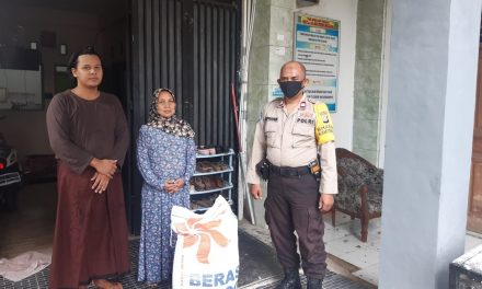 Penyerahan Bantuan Sosial Berupa Beras Dari Kapolres Metro Tangerang Kota ke Ponpes Al Mansyuriah Kel. Cipete Pinang