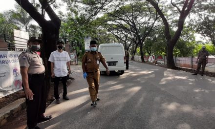 Pelaksanaan dan Penindakan Pelanggar PSBB di Depan Kantor Kel. Kunciran Indah Pinang