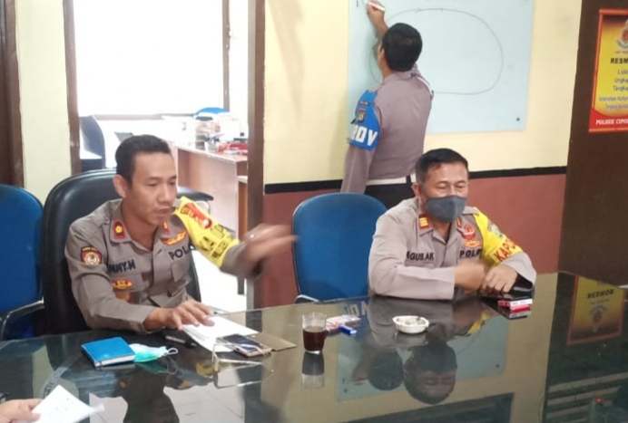 Kapolsek Cipondoh Gelar Anev Dihadiri Seluruh Bimas dan Intelkam Polsek Cipondoh Terkait Pelaksanaan NEW NORMAL