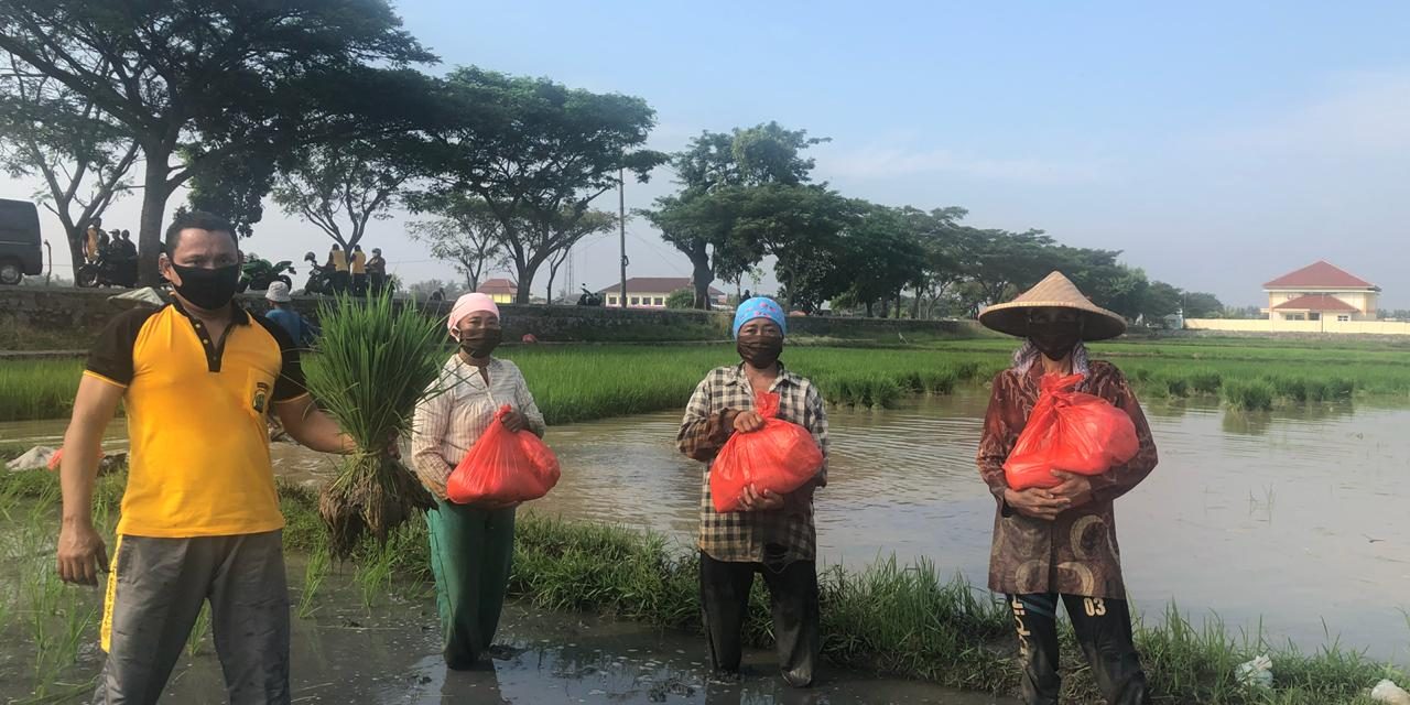 Meski di Tengah Pandemi Covid-19 Tidak Menyurutkan Bakti Sosial Polsek Pakuhaji