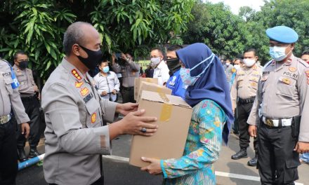 Polrestro Tangerang Kota Laksanakan Gerakan Serentak Baksos Polri Peduli Covid-19