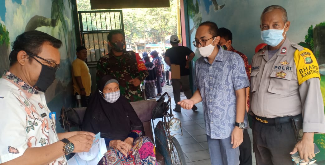 Pendistribusian Bansos Se-kecamatan Cipondoh Gelombang 2 Bagi Warga Yang Tidak Hadir Pada Tahap I