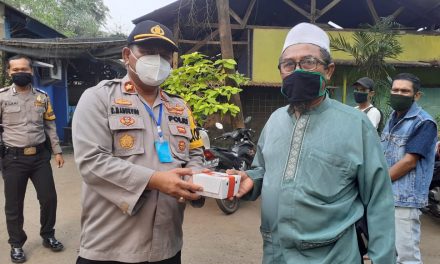 Polri Peduli, Kapolsek Neglasari berbagi Nasi Kotak di TPA Rawa Kucing