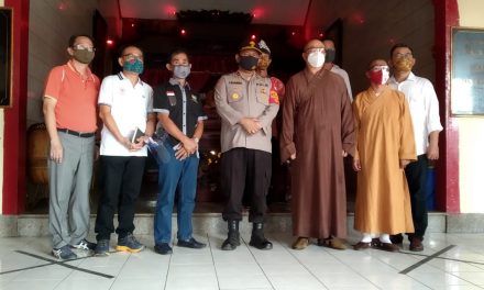 Baksos Polsek Neglasari bersama Tjong Tek Bio dan MMI di Kampung Sehat Tehyan