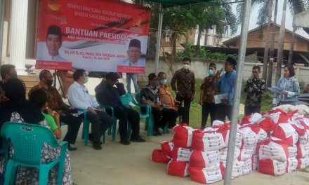 Bansos Dari Presiden RI Bekerjasama Kemensos Melalui Asperindo Banten Bagi Warga Kel. Cipete, Pinang