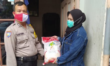 Emphaty Building Dan Baksos Salurkan Bantuan Beras Jelang Hari Bhayangkara Ke- 74 di Kel. Cipondoh Indah