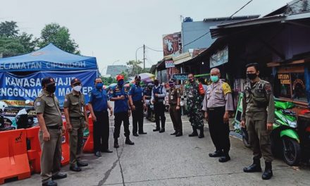 Pos Pantau Terpadu Pelaksanaan PSBB pada Pembatasan Akses Jalan Irigasi Sipon oleh Sinergitas 3 Pilar Kec. Cipondoh