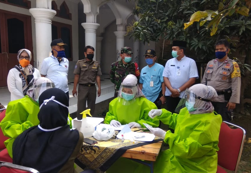 Tiga Pilar Kel. Petir, Kec. Cipondoh, Kota Tangerang Gelar Rafid Test di Pasar Rubuh