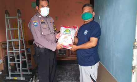 Baksos Penyaluran Bantuan Beras Jelang Hari Bhayangkara Ke-74 Oleh Polsek Cipondoh di Kel. Poris Plawad, Cipondoh