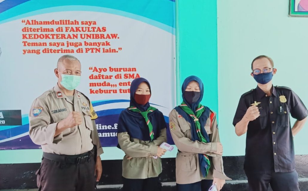 Bhabinkamtibmas Polsek Cipondoh Kel. Cipondoh Sambangi Sekolah Perguruan Muhammadiyah di Jln. Maulana Hasanudin Cipondoh