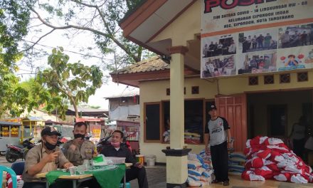 Polsek Cipondoh Dan Tiga Pilar Laksanakan Pengamanan Pemberian Bansos Kemensos di Kel. Cipondoh Indah, Cipondoh