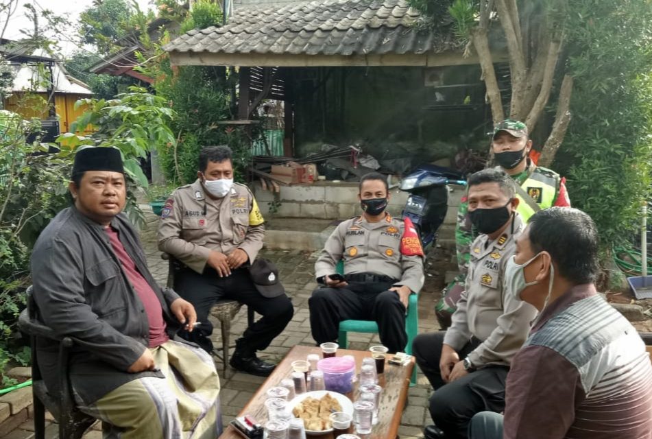 Polsek Cipondoh Lakukan Pengamanan Keberangkatan Massa Aksi FUIB Menuju Gedung DPR/MPR RI