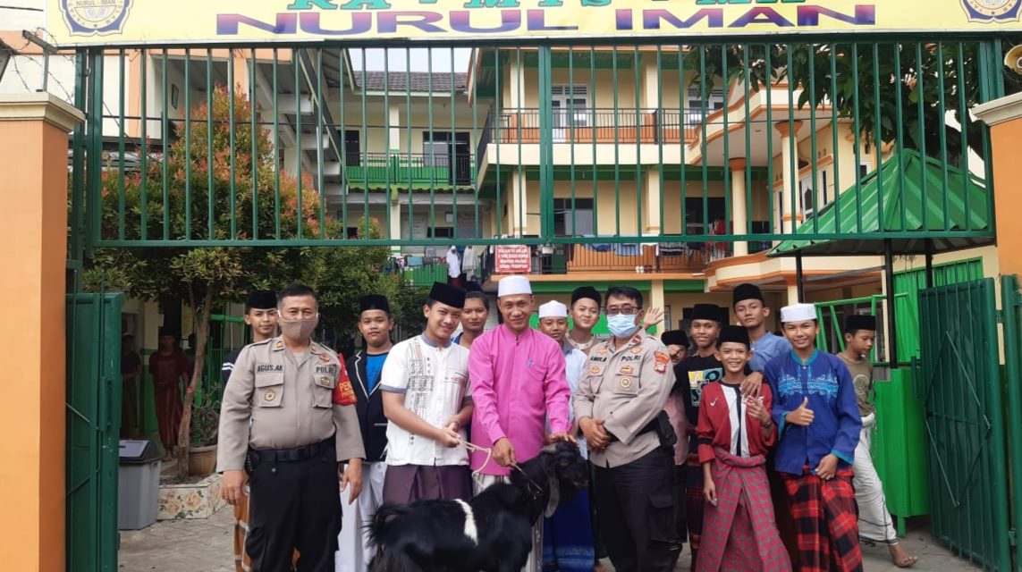 Wakapolsek Cipondoh Salurkan Hewan Kurban Ke Ponpes Yatim Piatu Tahfidzul Quran Nurul Iman Di Kel. Kunciran Jaya, Pinang