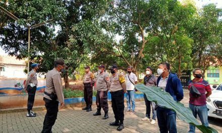 Polsek Cipondoh Gelar Patroli Biru Pengamanan Massa Unras LSM JARSUS di SMAN 10 Poris Plawad Indah, Cipondoh