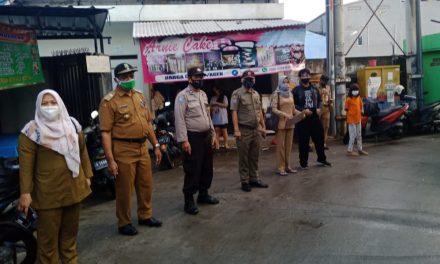 Bhabinkamtibmas Polsek Cipondoh Dan 3 Pilar Kel Kenanga Cek Point PSBB “Operasi Aman Bersama Covid-19_Adaptasi Kebiasaan Baru.